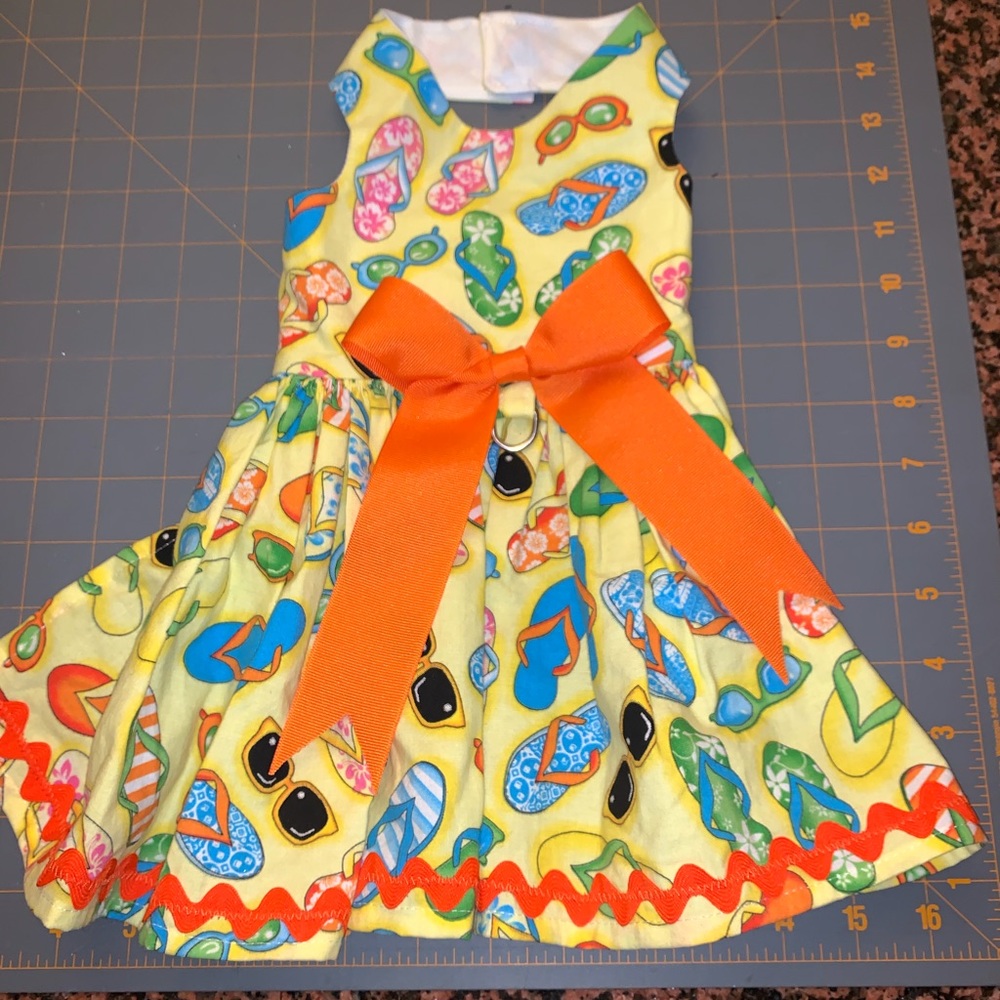 DESIGNER DOGGIE DUDS (FLIP FLOP DRESS)